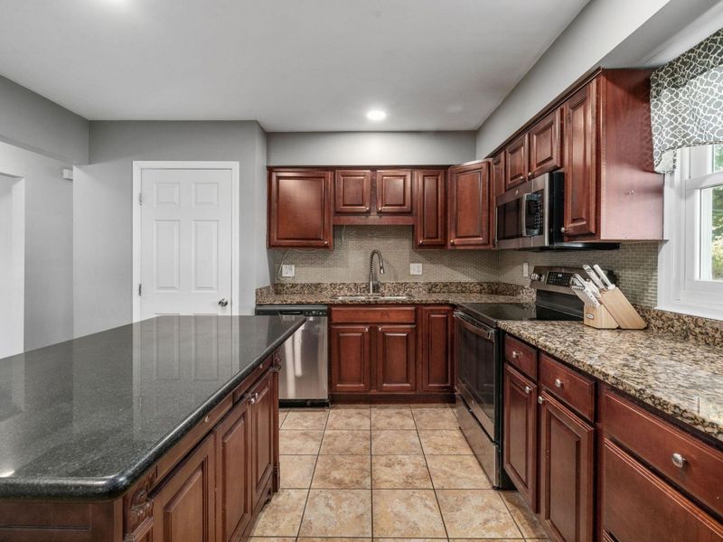 3415 Graystone Drive, Columbus, OH 43232 Photo 13