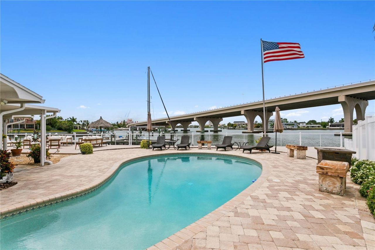 3142 W Vina Del Mar Boulevard, Saint Pete Beach, FL 33706 Photo