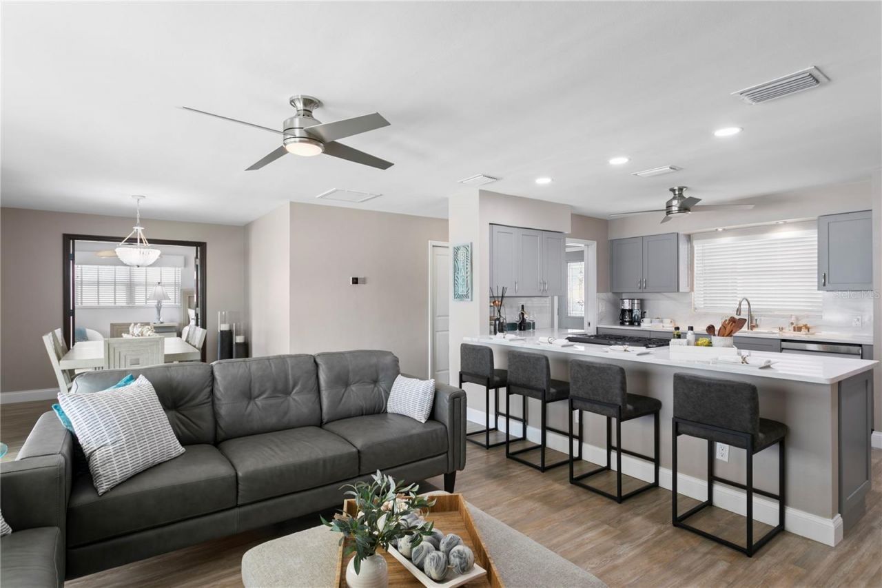 3142 W Vina Del Mar Boulevard, Saint Pete Beach, FL 33706 Photo