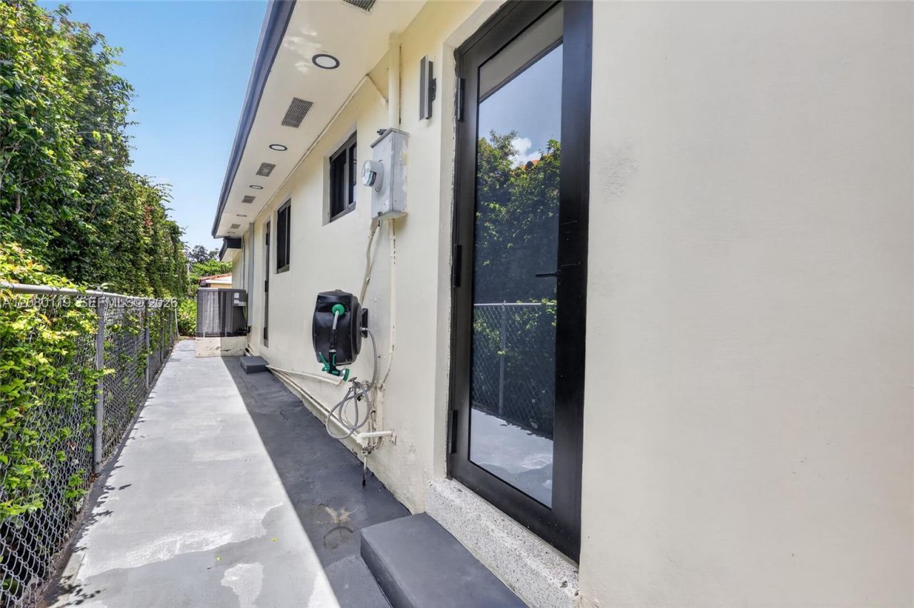 2216 SW 62nd Ave , Miami, FL 33155 Photo