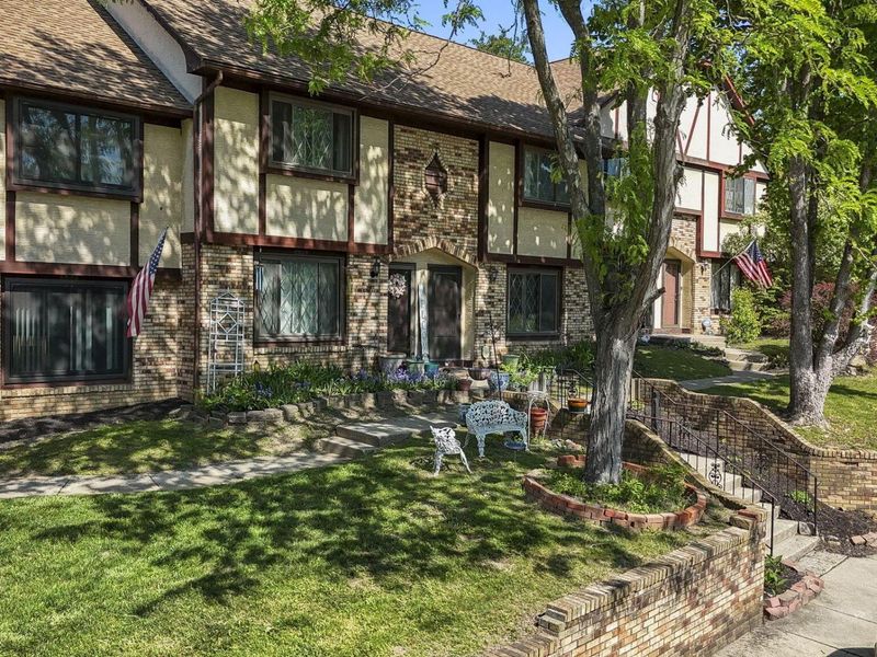 3032 Blendon Woods Boulevard , Columbus, OH 43231 Photo 1