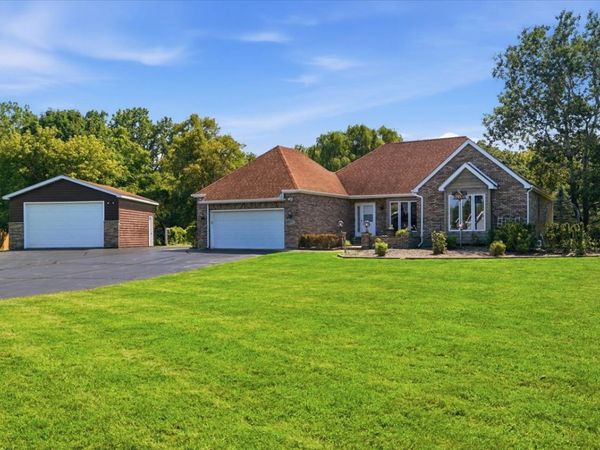 10351 W Prairie Lane , Beach Park, IL 60087