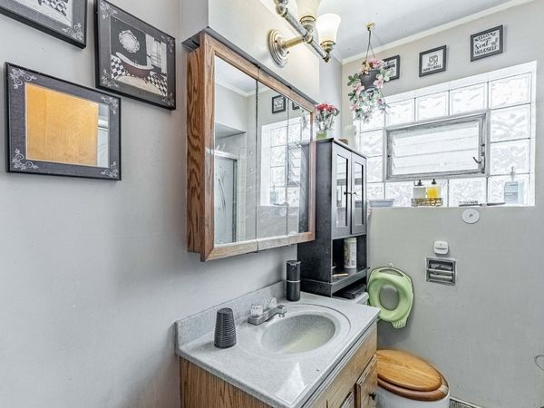 11120 S Ewing Avenue, Chicago, IL 60617