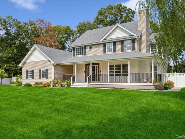 7 Sander Court, Middle Island, NY 11953