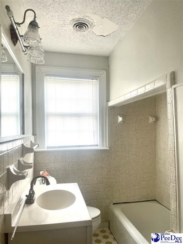 424 E Baker St. Photo 14