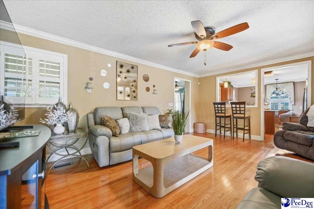 1019 E Howe Spring Rd. Photo 10