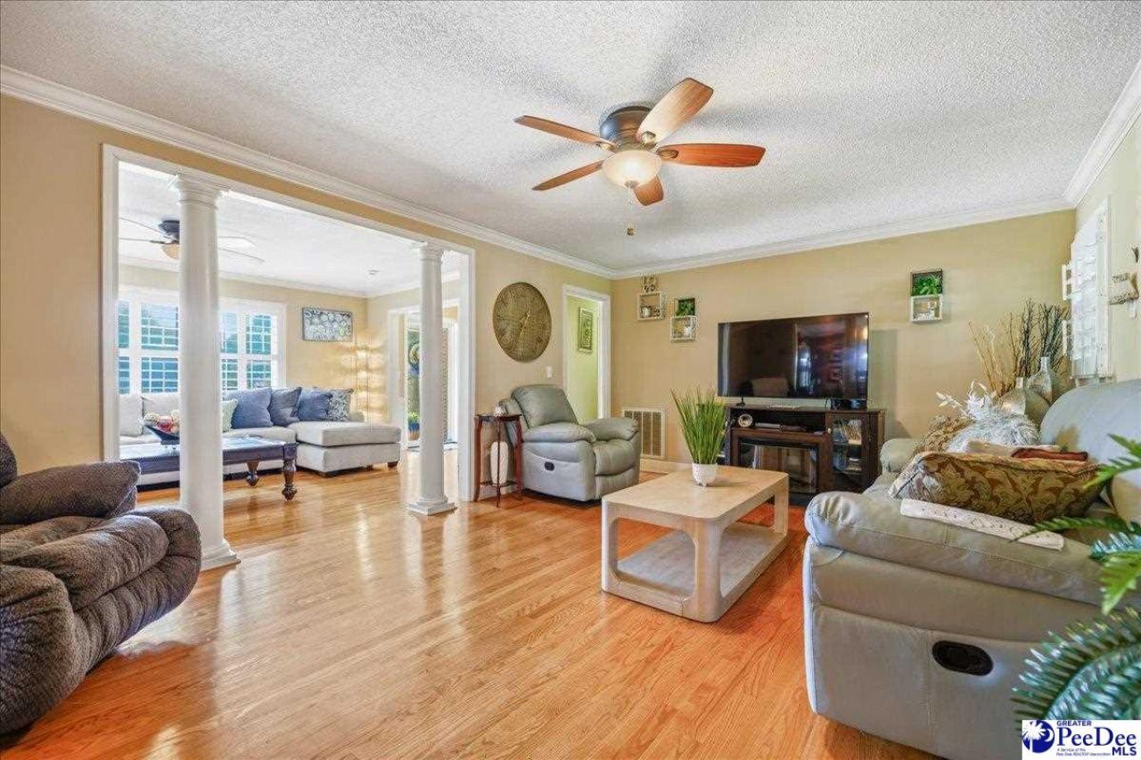 1019 E Howe Spring Rd. Photo 12
