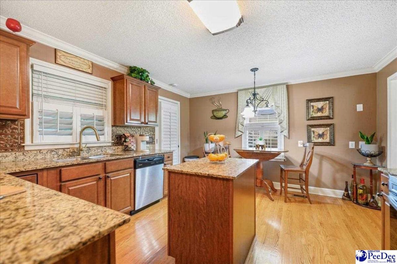 1019 E Howe Spring Rd. Photo 15