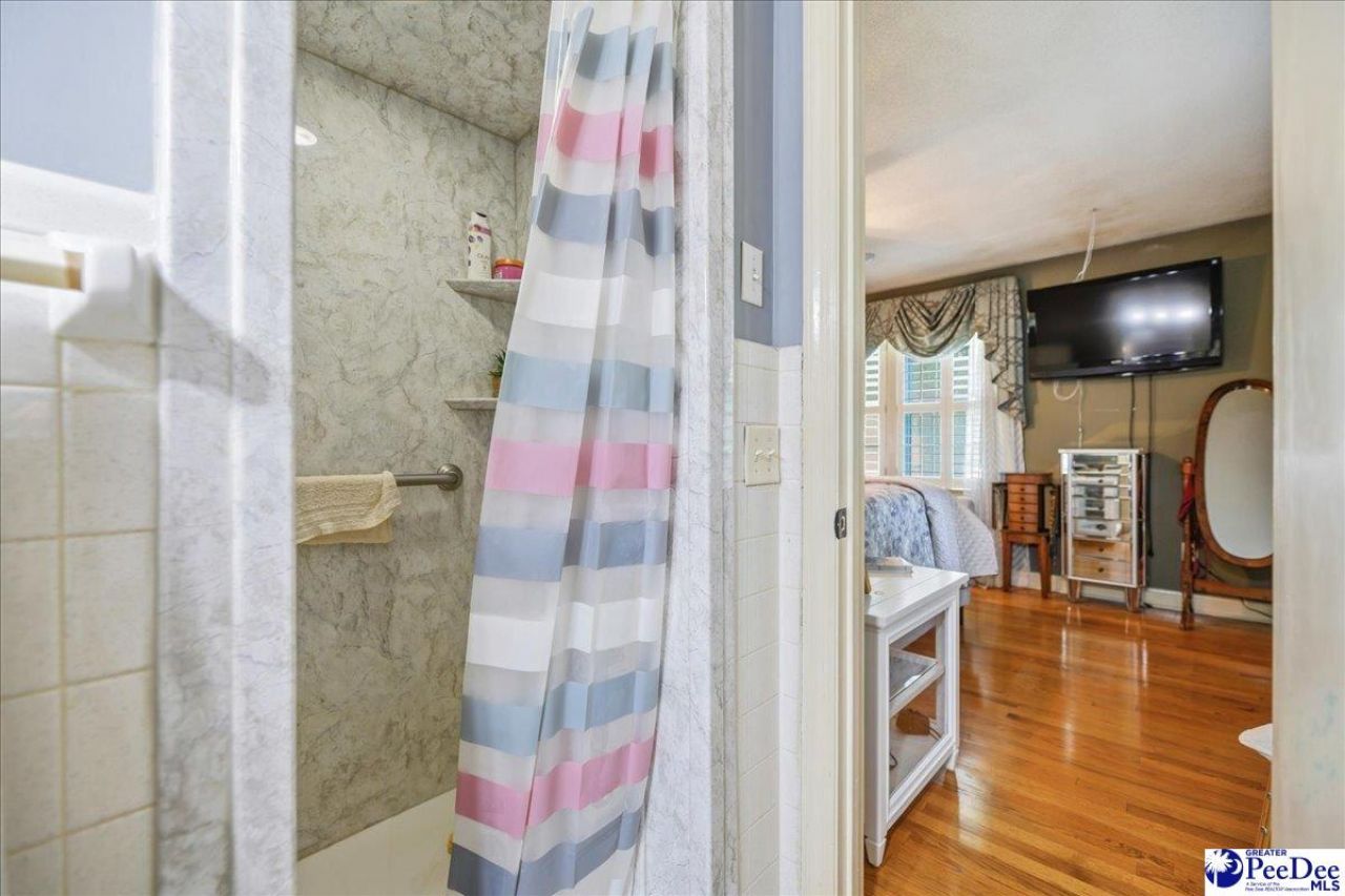 1019 E Howe Spring Rd. Photo 26