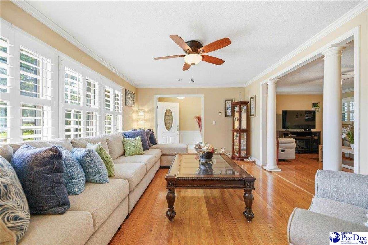 1019 E Howe Spring Rd. Photo 8