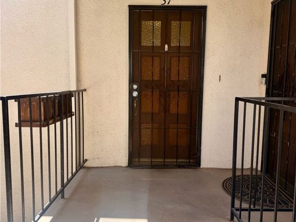2575 37 E 19th, Signal Hill, CA 90755