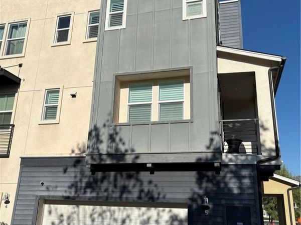 1422 N Harbor, Santa Ana, CA 92703