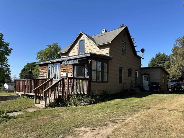 808 Stambaugh Avenue, Iron River, MI 49935