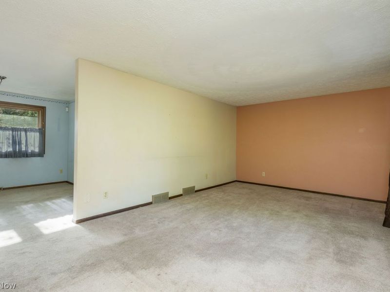 11195 Sagebrush Avenue NE, Uniontown, OH 44685 Photo 5