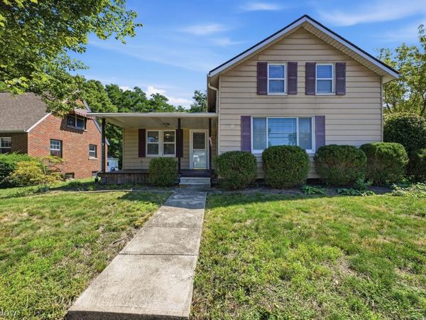 9767 Columbia Road , Olmsted Falls, OH 44138
