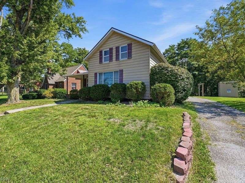 9767 Columbia Road, Olmsted Falls, OH 44138 Photo 2