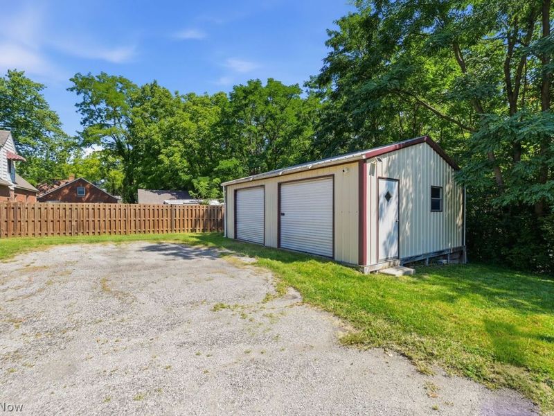 9767 Columbia Road, Olmsted Falls, OH 44138 Photo 29