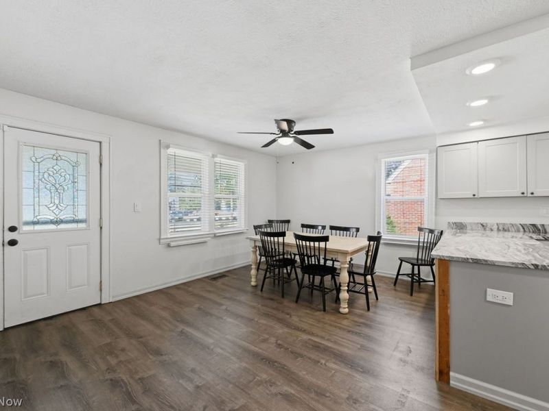 9767 Columbia Road, Olmsted Falls, OH 44138 Photo 9