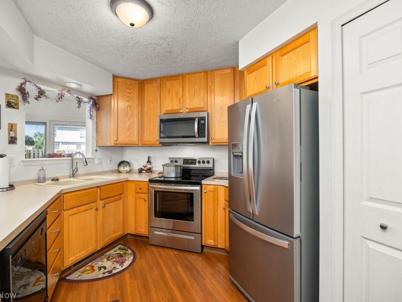 5221 Parkhurst Drive, Sheffield Village, OH 44054 Photo 13