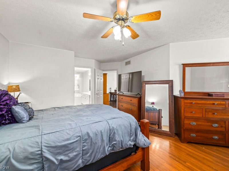 5221 Parkhurst Drive, Sheffield Village, OH 44054 Photo 23