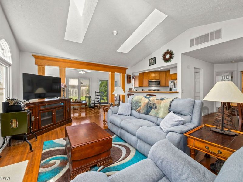 5221 Parkhurst Drive, Sheffield Village, OH 44054 Photo 4