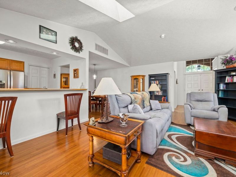 5221 Parkhurst Drive, Sheffield Village, OH 44054 Photo 8
