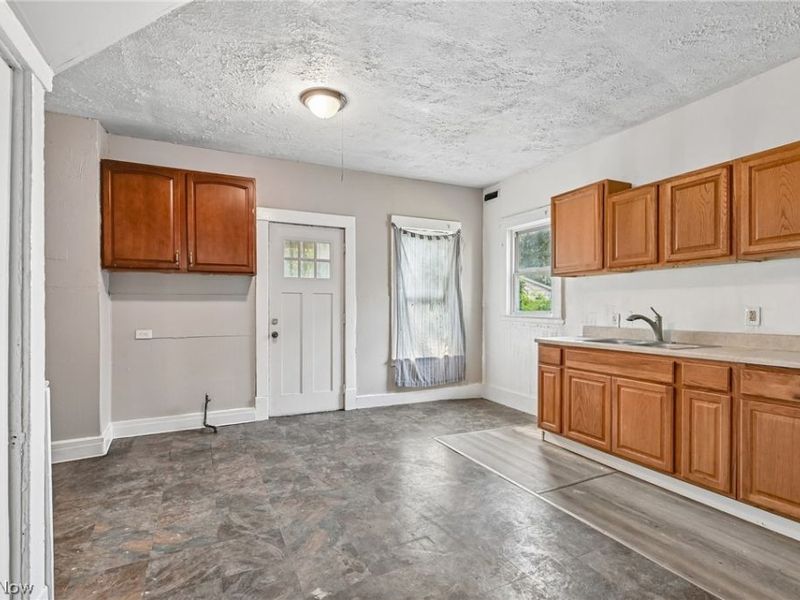 942 E 79th Street, Cleveland, OH 44103 Photo 11