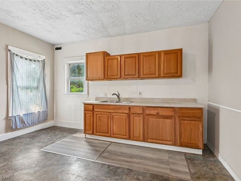 942 E 79th Street, Cleveland, OH 44103 Photo 12