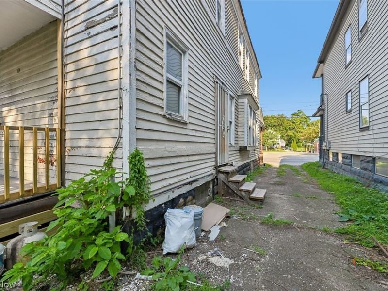 942 E 79th Street, Cleveland, OH 44103 Photo 16