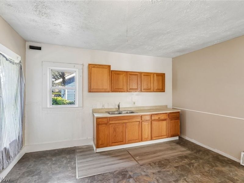 942 E 79th Street, Cleveland, OH 44103 Photo 24