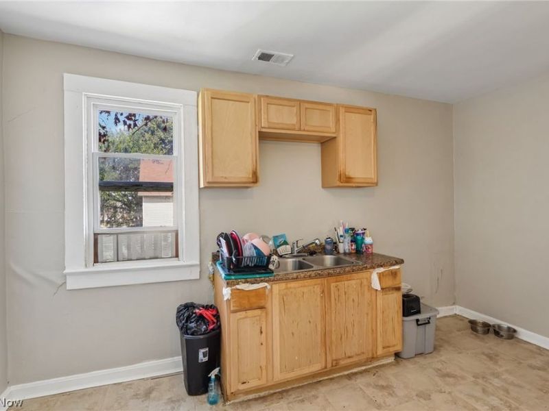 942 E 79th Street, Cleveland, OH 44103 Photo 26