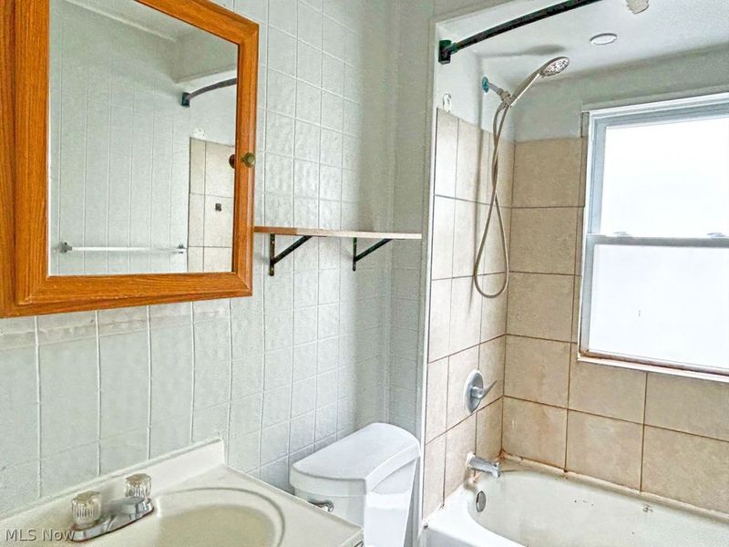 3329 W 99TH Street, Cleveland, OH 44102 Photo 13