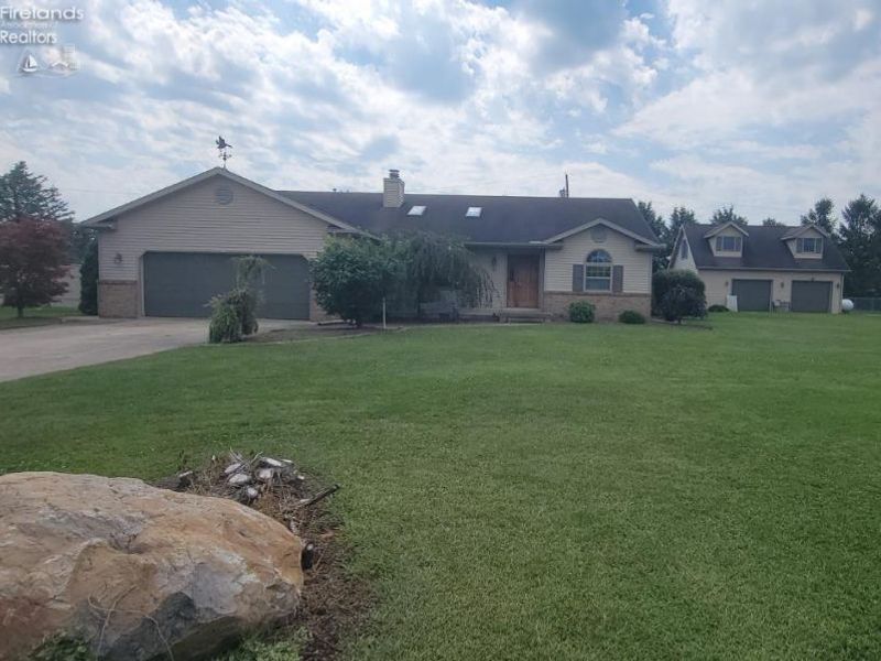 41 W Adams Drive, Fremont, OH 43420 Photo 3