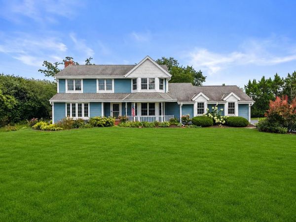 W234S5010 Woodchuck LANE, Waukesha, WI 53189