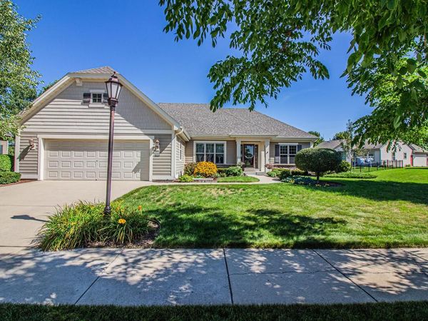 3028 Tanglewood DRIVE, Waukesha, WI 53189