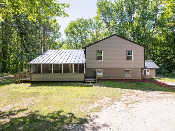 14 Conesca Road , Raymond, ME 04071