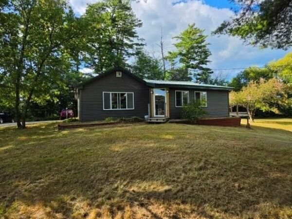 1156 Main Street , Lincoln, ME 04457
