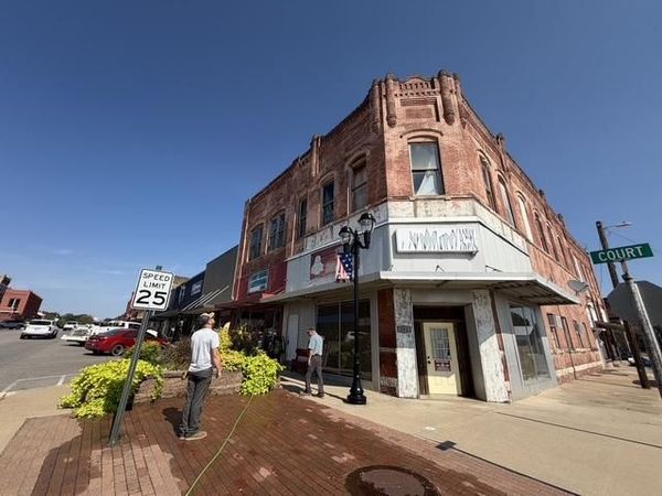 385 E Court Street , Atoka, OK 74525