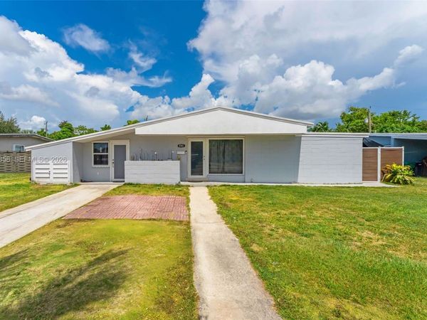 9741 Bahama Dr , Cutler Bay, FL 33189