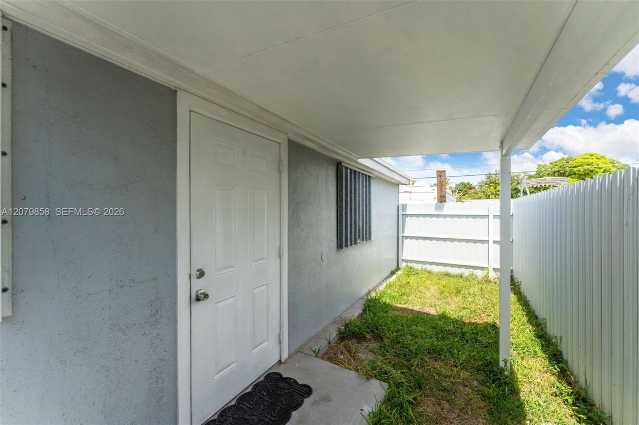 9741 Bahama Dr , Cutler Bay, FL 33189 Photo