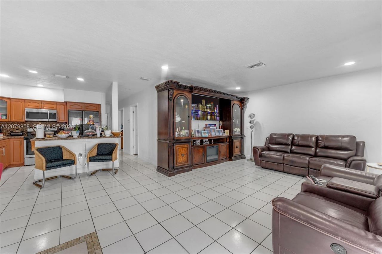 9741 Bahama Dr , Cutler Bay, FL 33189 Photo