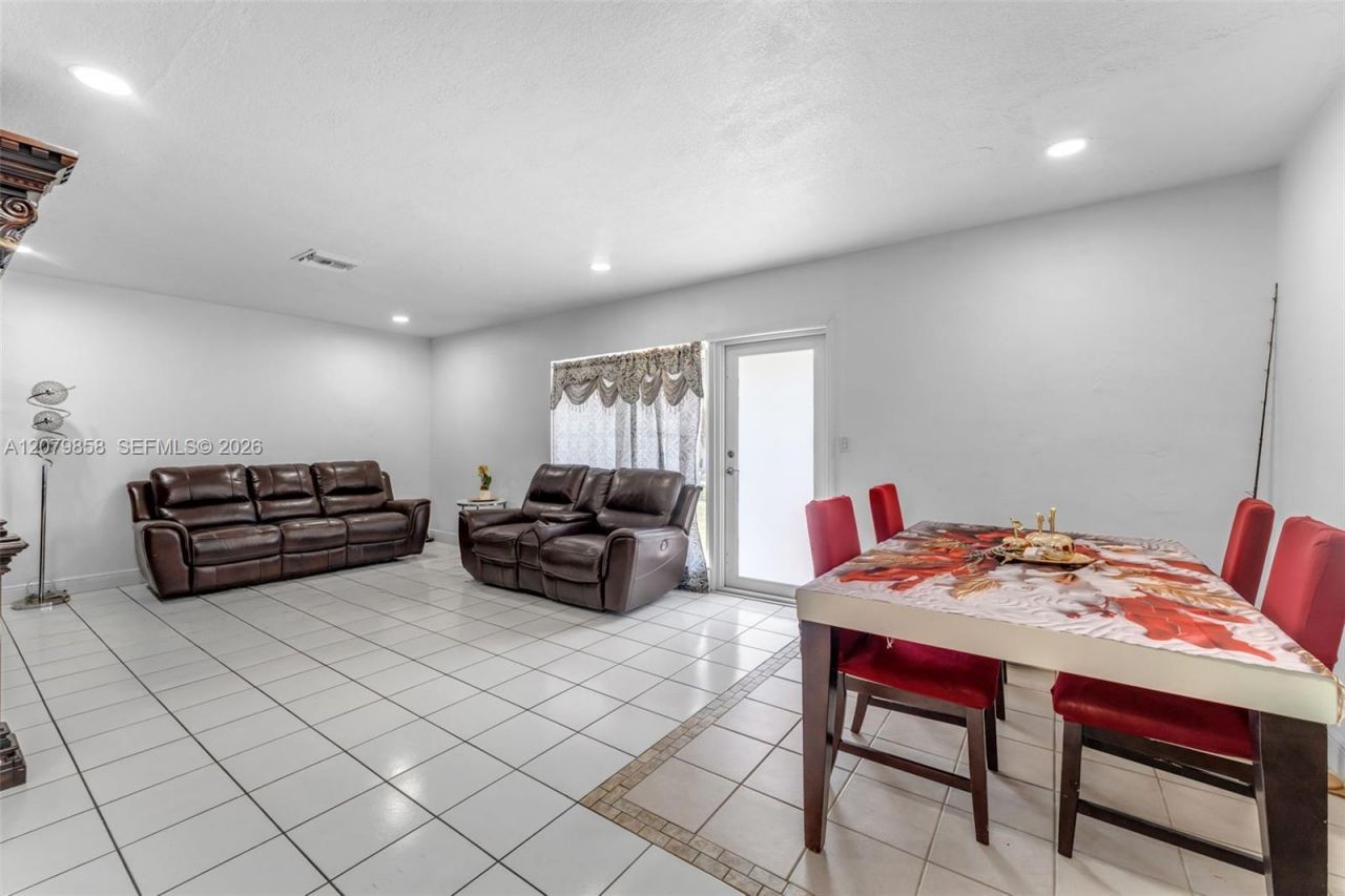 9741 Bahama Dr , Cutler Bay, FL 33189 Photo
