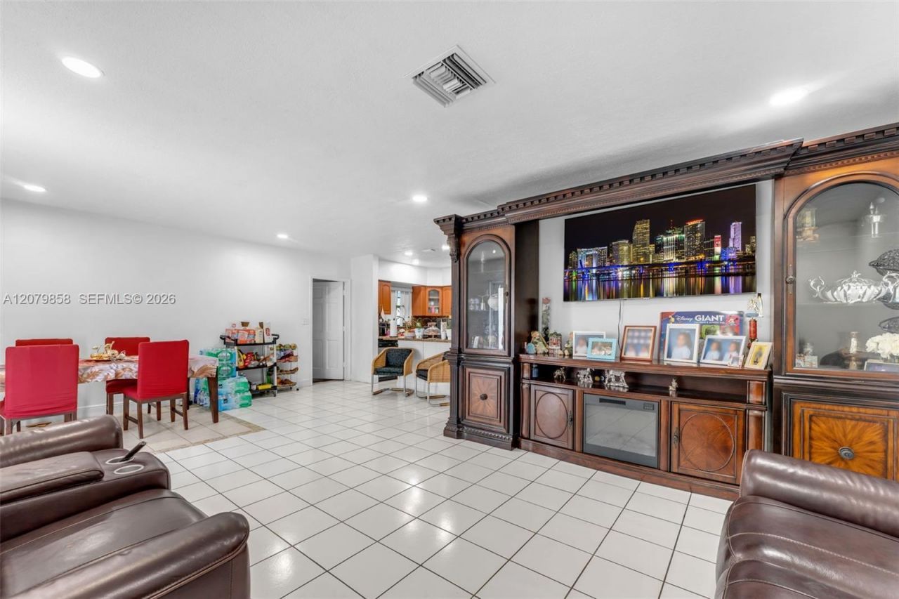 9741 Bahama Dr , Cutler Bay, FL 33189 Photo