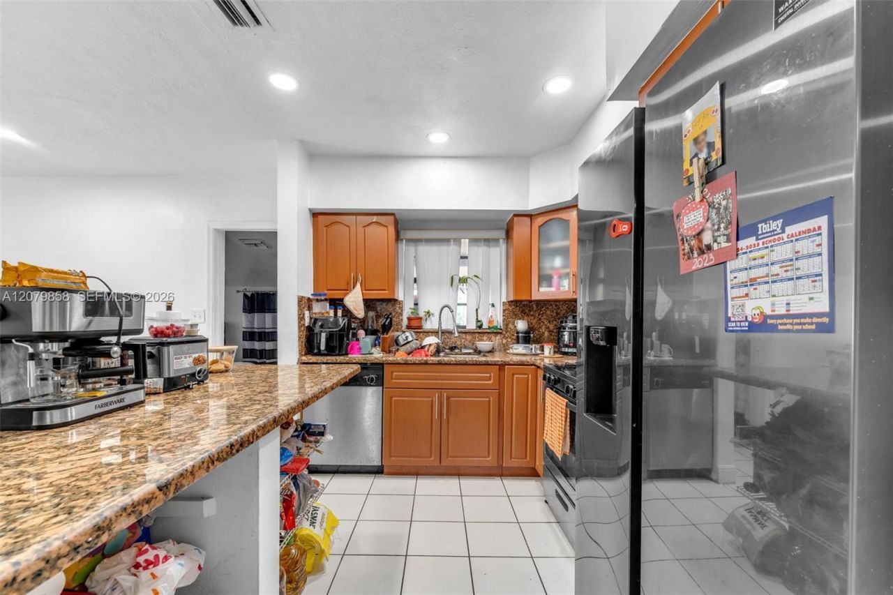9741 Bahama Dr , Cutler Bay, FL 33189 Photo