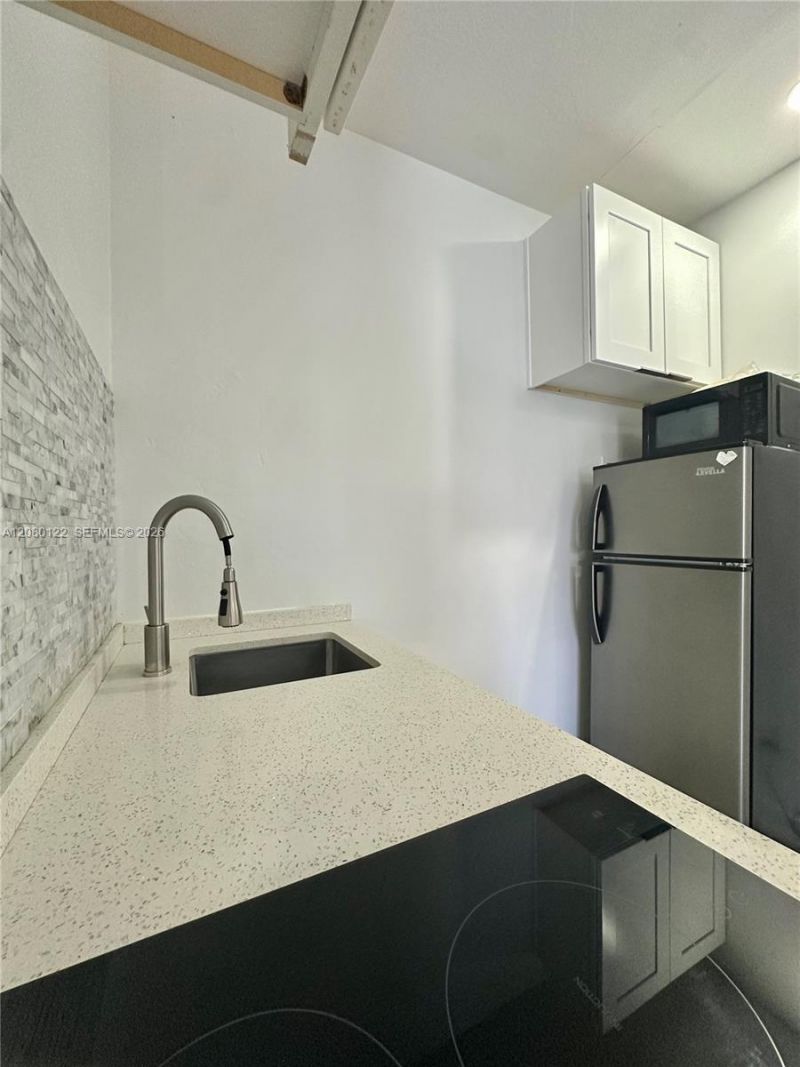 415 75th St, Unit 2A, Miami Beach, FL 33141 Photo