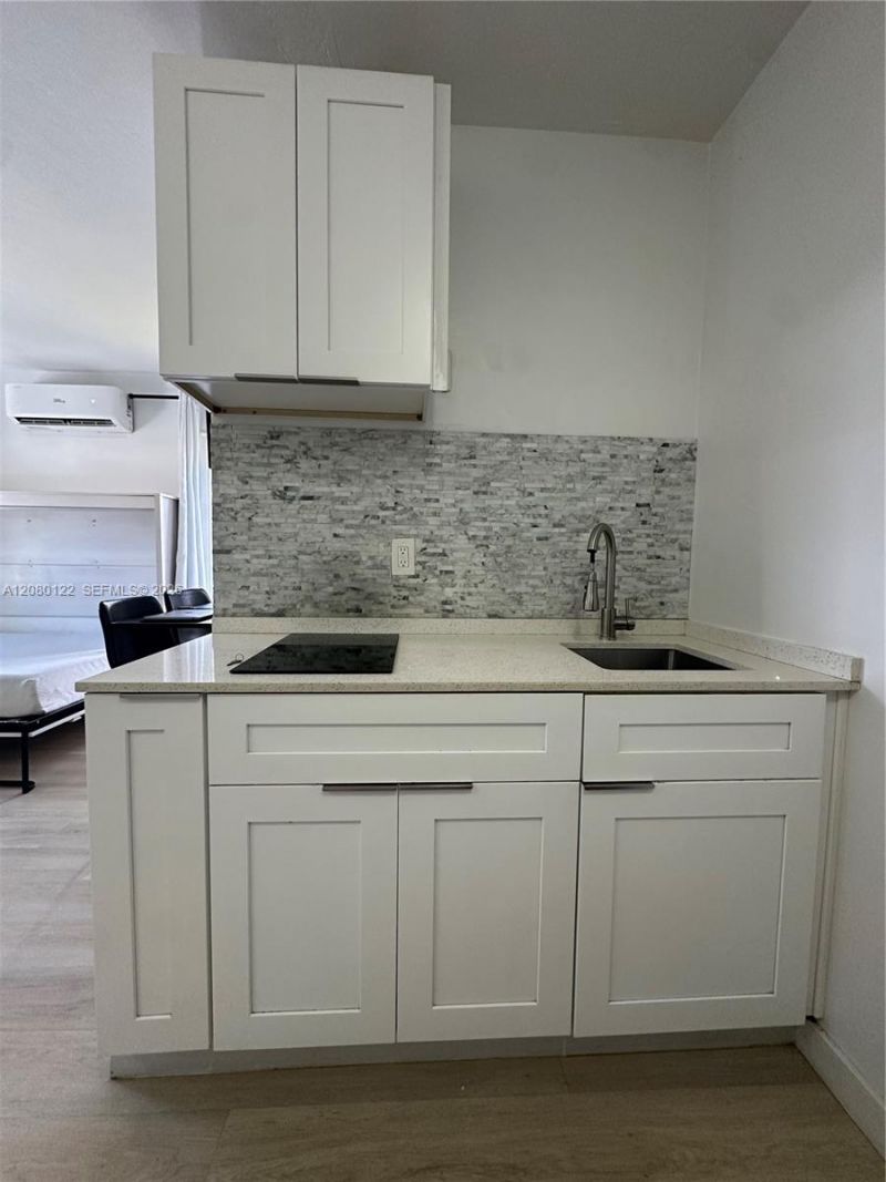 415 75th St, Unit 2A, Miami Beach, FL 33141 Photo