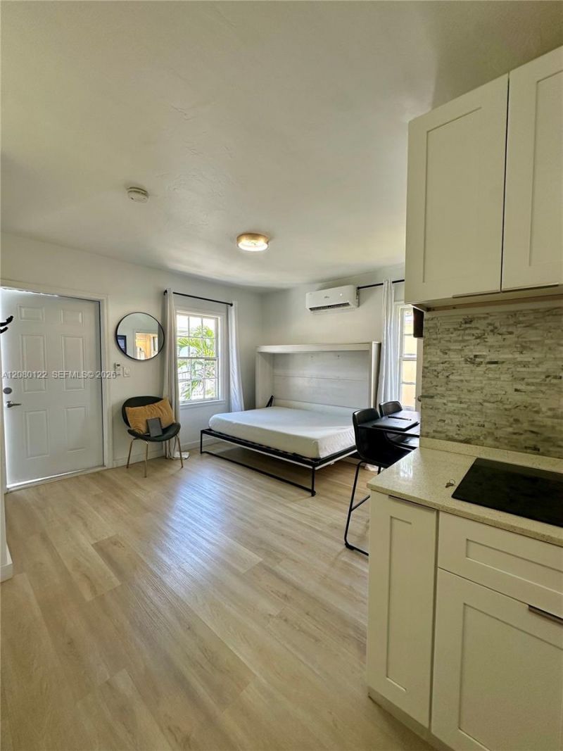415 75th St, Unit 2A, Miami Beach, FL 33141 Photo