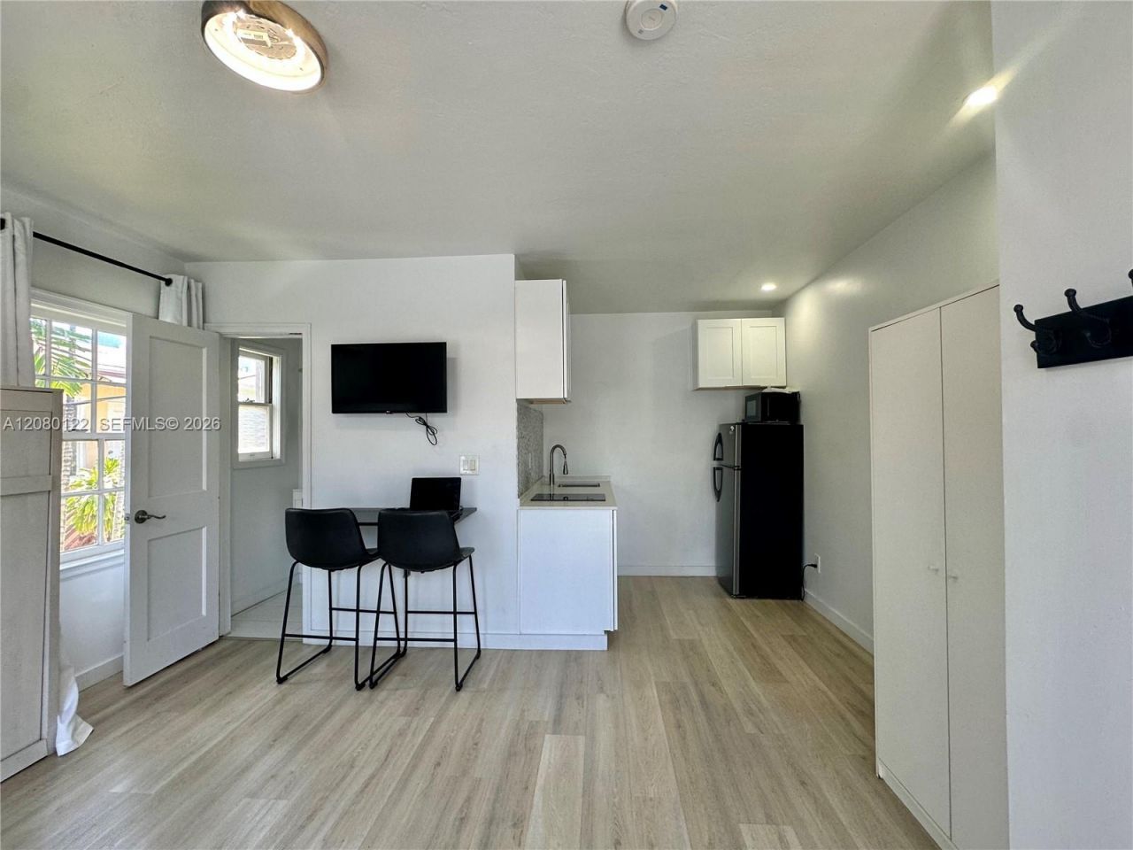 415 75th St, Unit 2A, Miami Beach, FL 33141 Photo