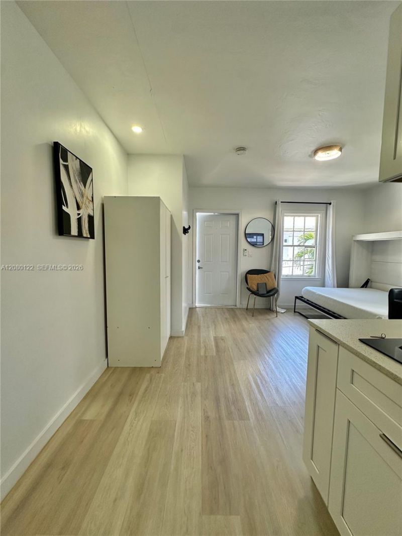 415 75th St, Unit 2A, Miami Beach, FL 33141 Photo