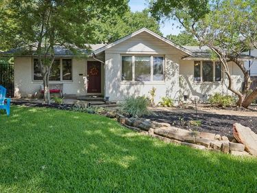 7233 Meadow Lake Avenue, Dallas, TX 75214